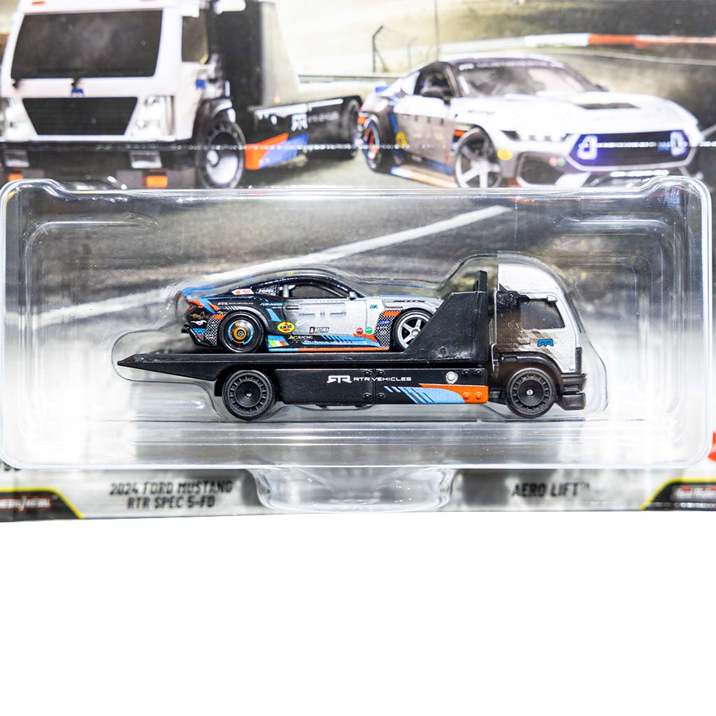 Hot Wheels 1/64 Scale 2024 Ford Mustang RTR Spec 5-FD with Hauler - Image 2